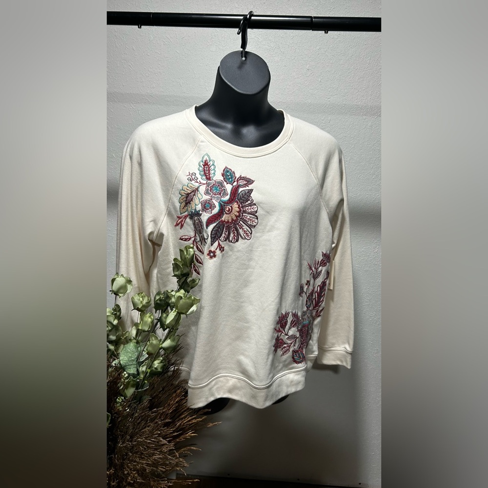 NWT Nurture size xl floral embroidery